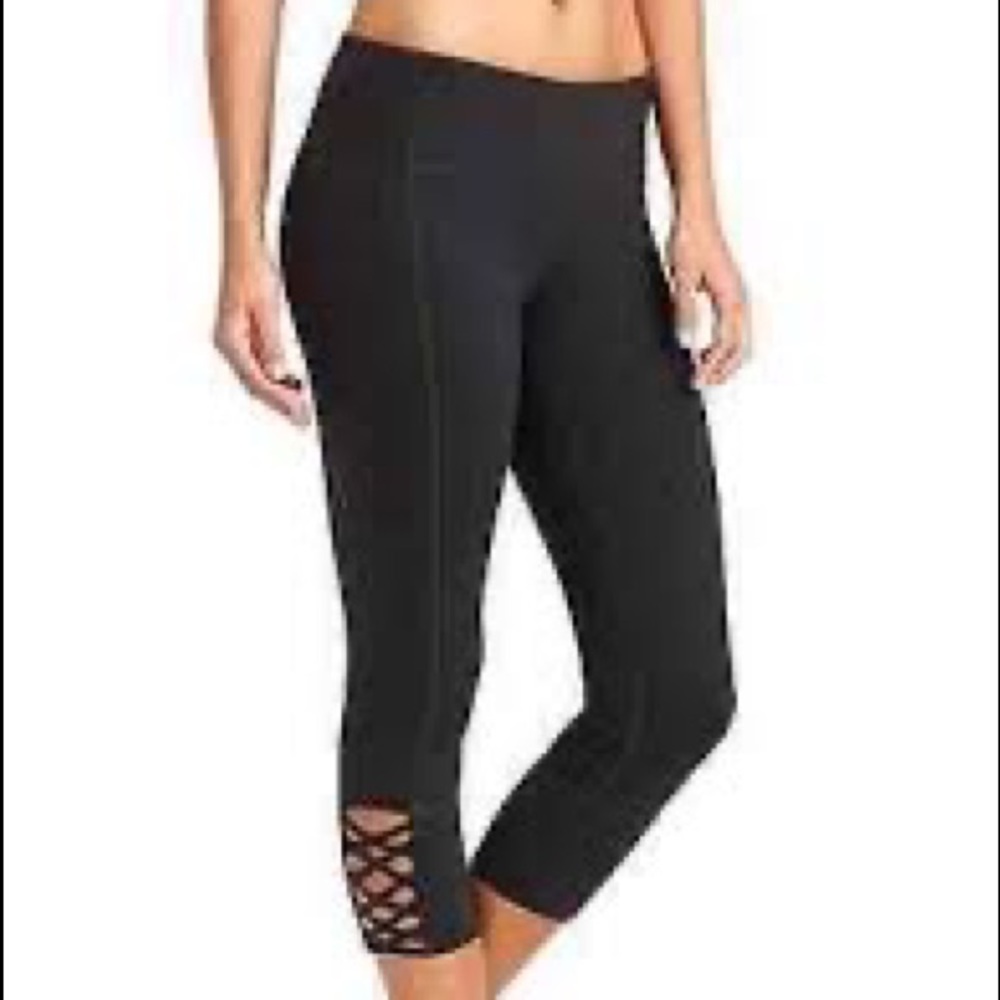Athleta mind over Mat black Capri pants size M